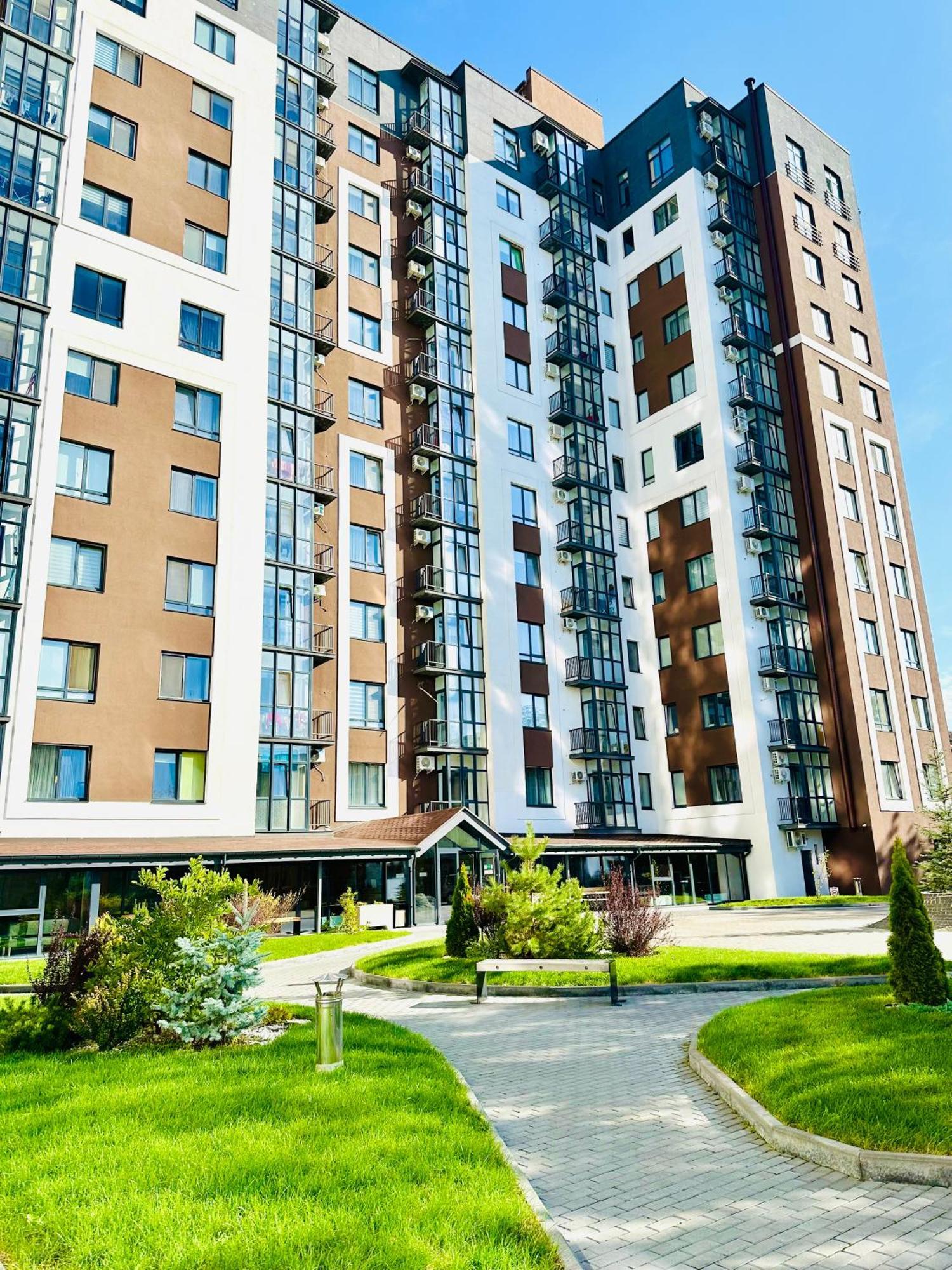 Comfortable Apartments With A Coffee Machine In The City Centre, Zlata Plaza Rivne Zewnętrze zdjęcie