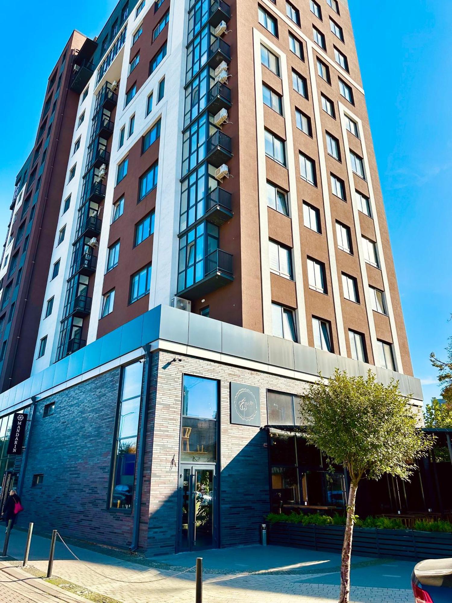Comfortable Apartments With A Coffee Machine In The City Centre, Zlata Plaza Rivne Zewnętrze zdjęcie