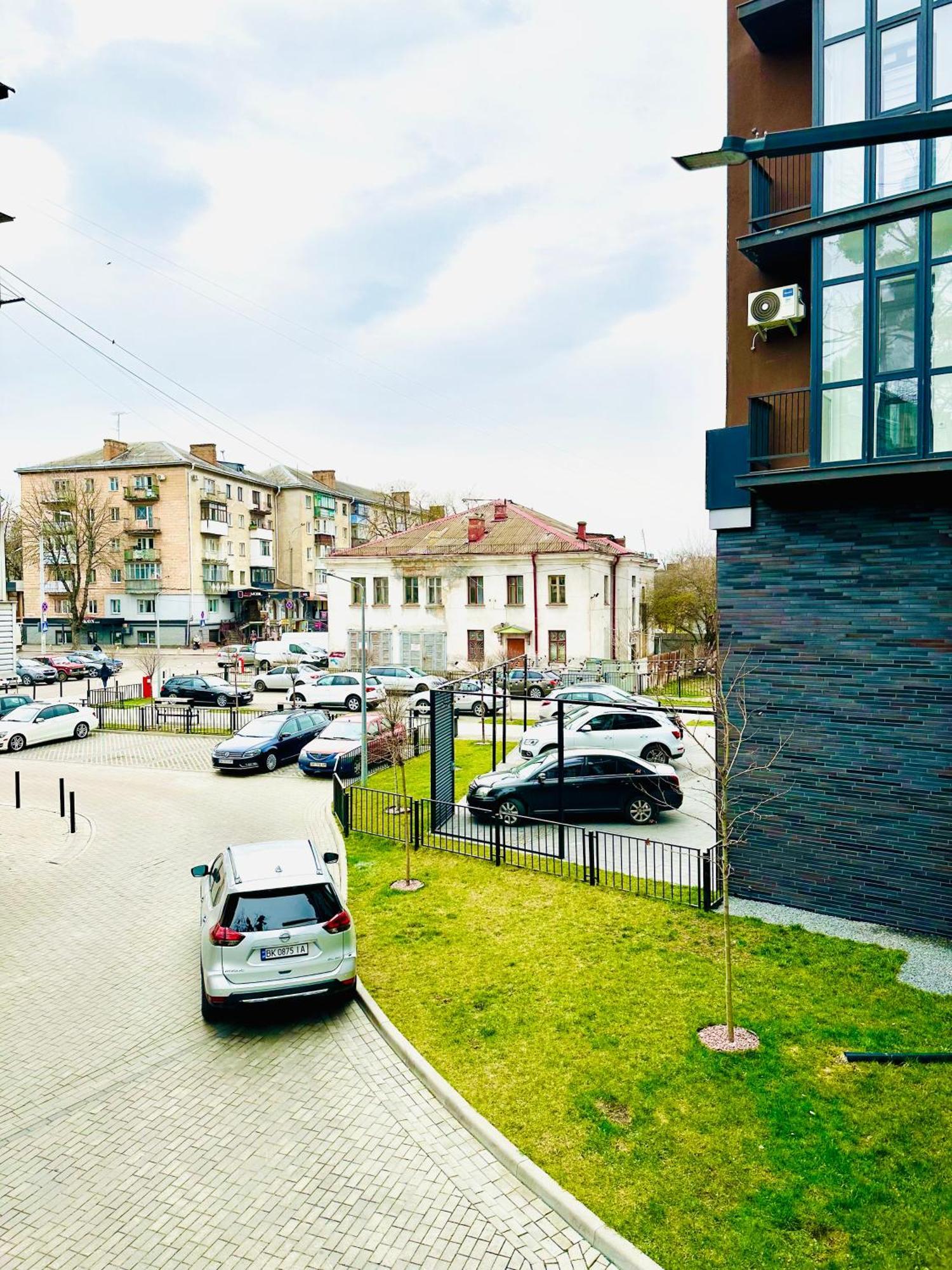Comfortable Apartments With A Coffee Machine In The City Centre, Zlata Plaza Rivne Zewnętrze zdjęcie