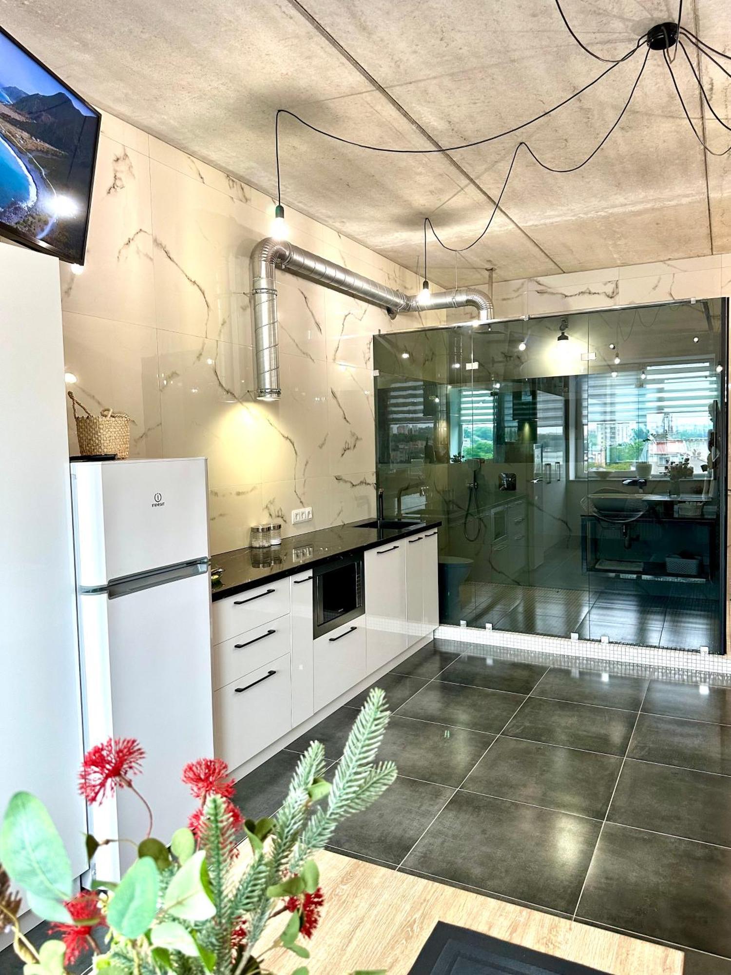 Comfortable Apartments With A Coffee Machine In The City Centre, Zlata Plaza Rivne Zewnętrze zdjęcie